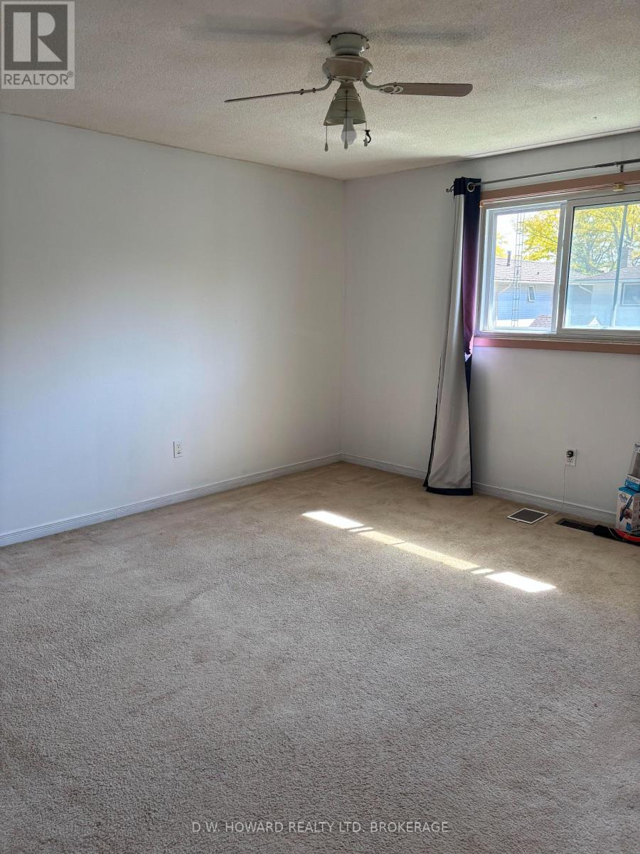 7116 Harriman Street, Niagara Falls, Ontario  L2J 3S2 - Photo 13 - X12376881