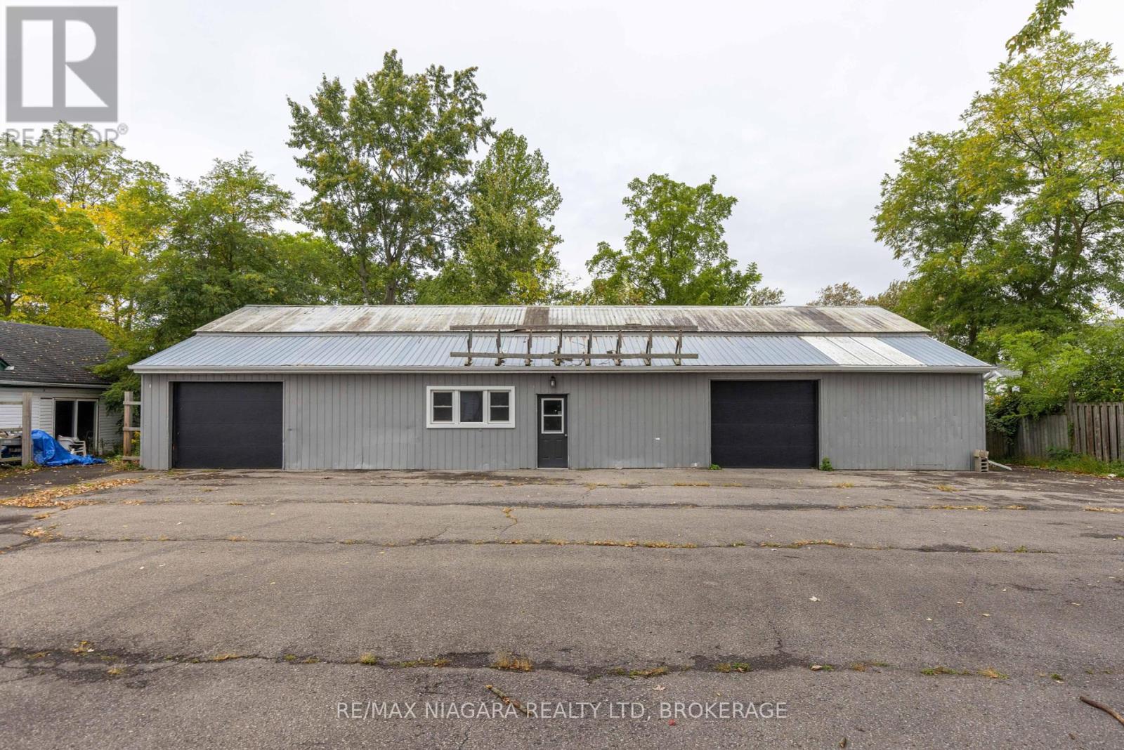 197-199 Ridge Road N, Fort Erie, Ontario  L0S 1N0 - Photo 2 - X12431070