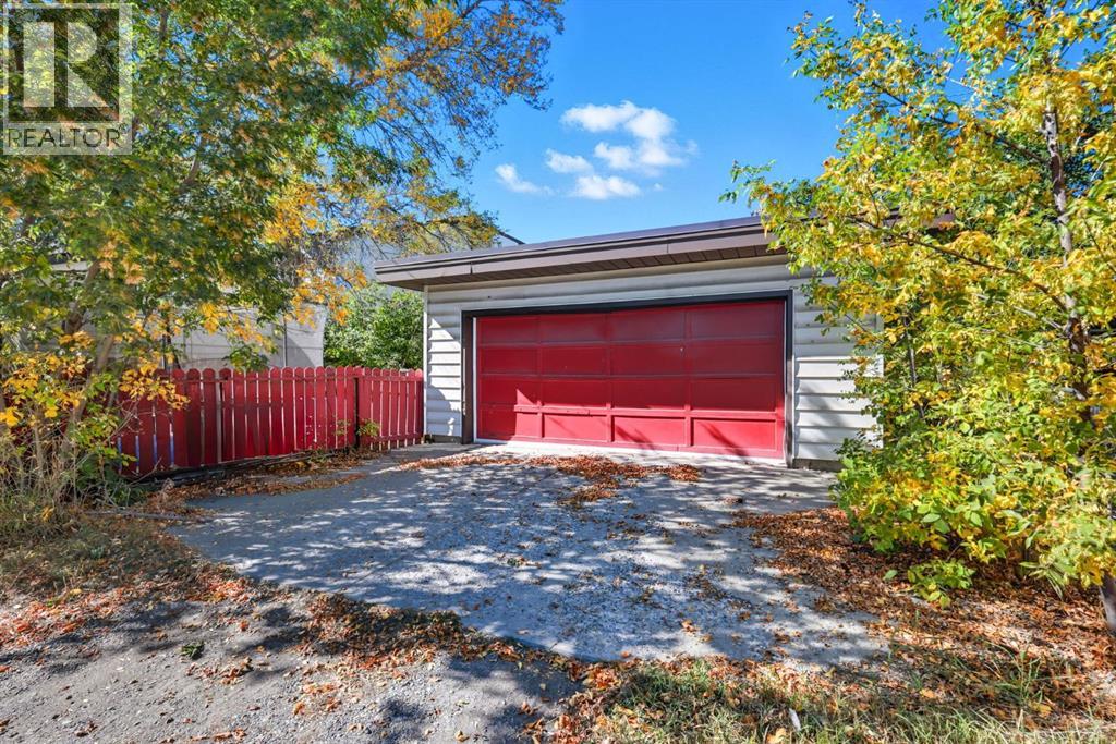 1708 29 Street Sw, Calgary, Alberta  T3C 1M4 - Photo 5 - A2256897