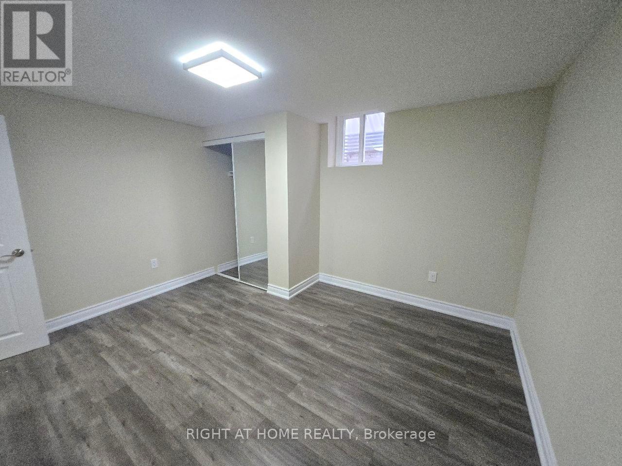 54 Stiver Drive, Newmarket, Ontario  L3Y 7V6 - Photo 11 - N12347405