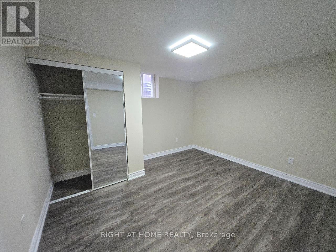 54 Stiver Drive, Newmarket, Ontario  L3Y 7V6 - Photo 10 - N12347405