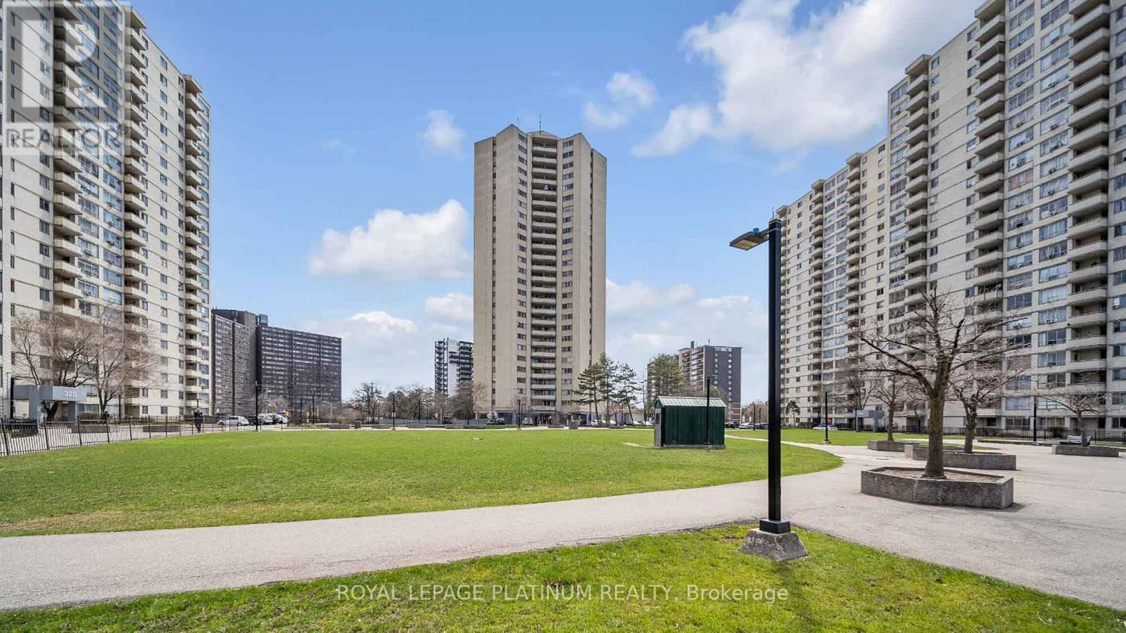 408 - 330 Dixon Road, Toronto, Ontario  M9R 1S9 - Photo 3 - W12431991