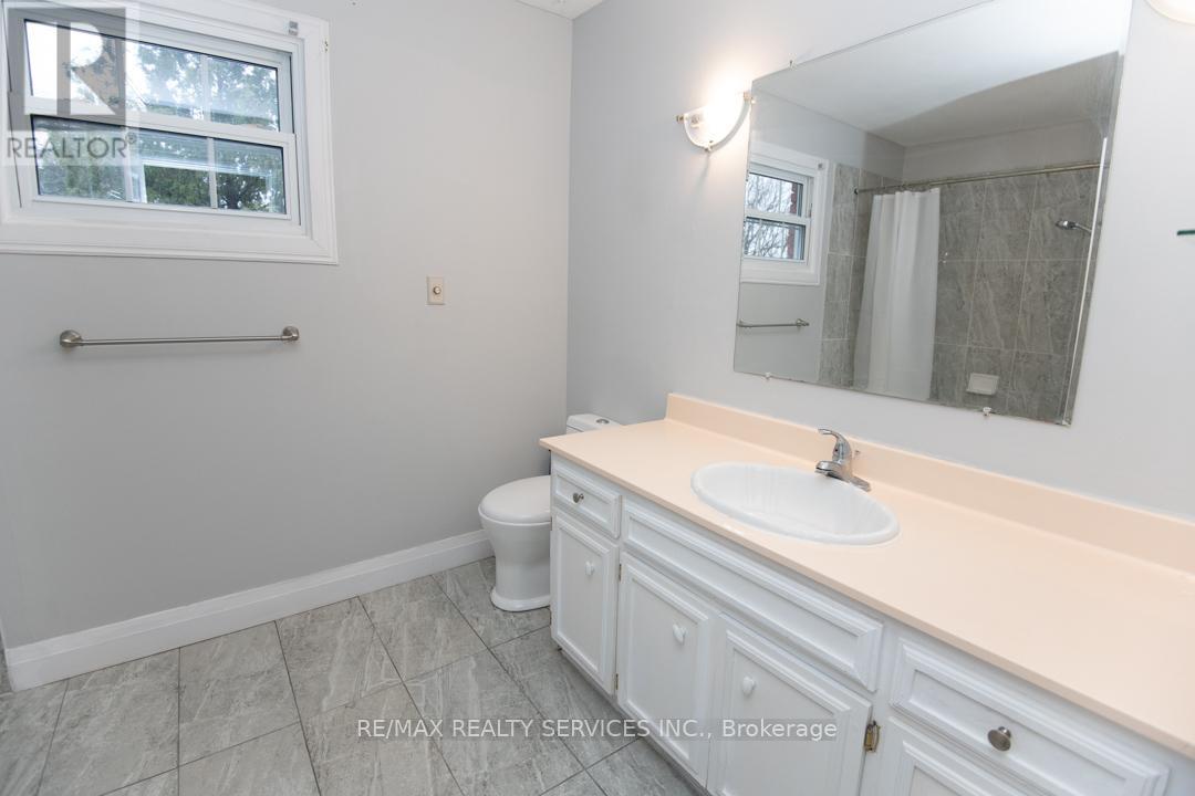 571 Sandra Crescent, Chatham-Kent, Ontario  N8A 2C8 - Photo 33 - X12076350