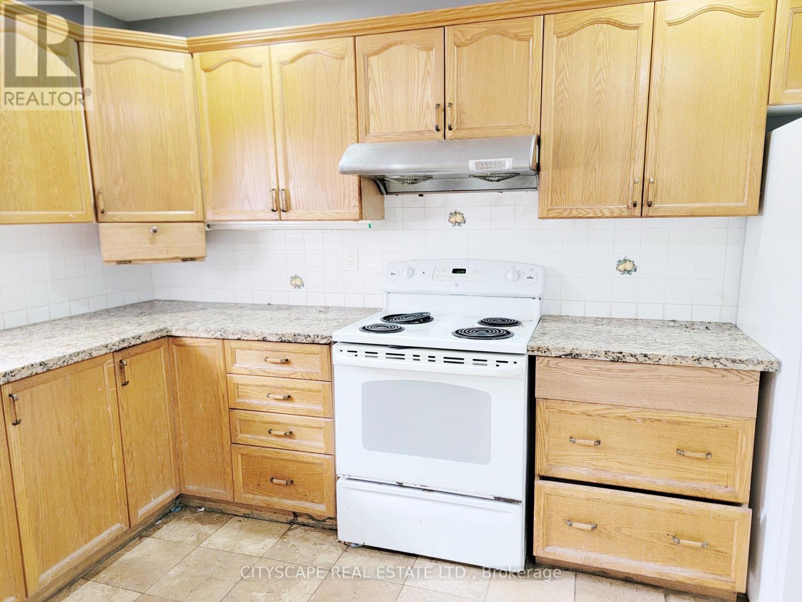 34 Robinson Avenue, Kawartha Lakes, Ontario  K0M 2B0 - Photo 9 - X12369909