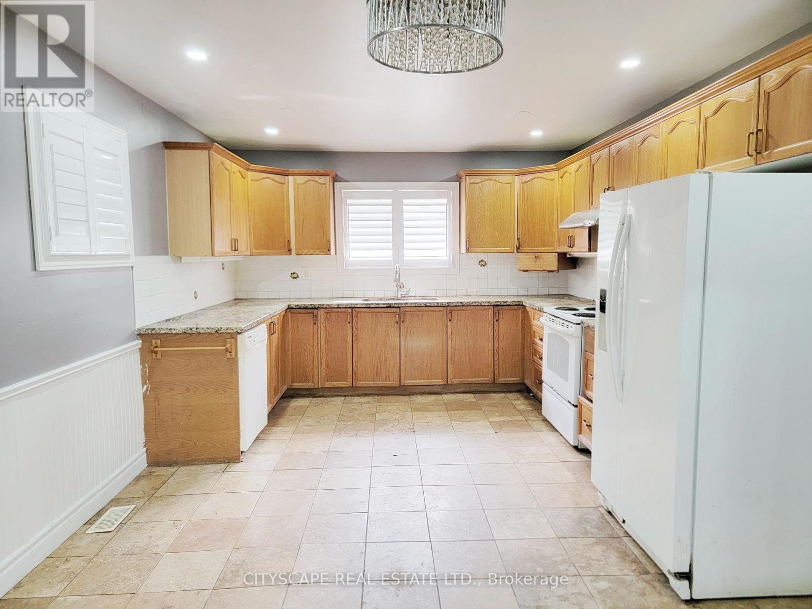 34 Robinson Avenue, Kawartha Lakes, Ontario  K0M 2B0 - Photo 10 - X12369909