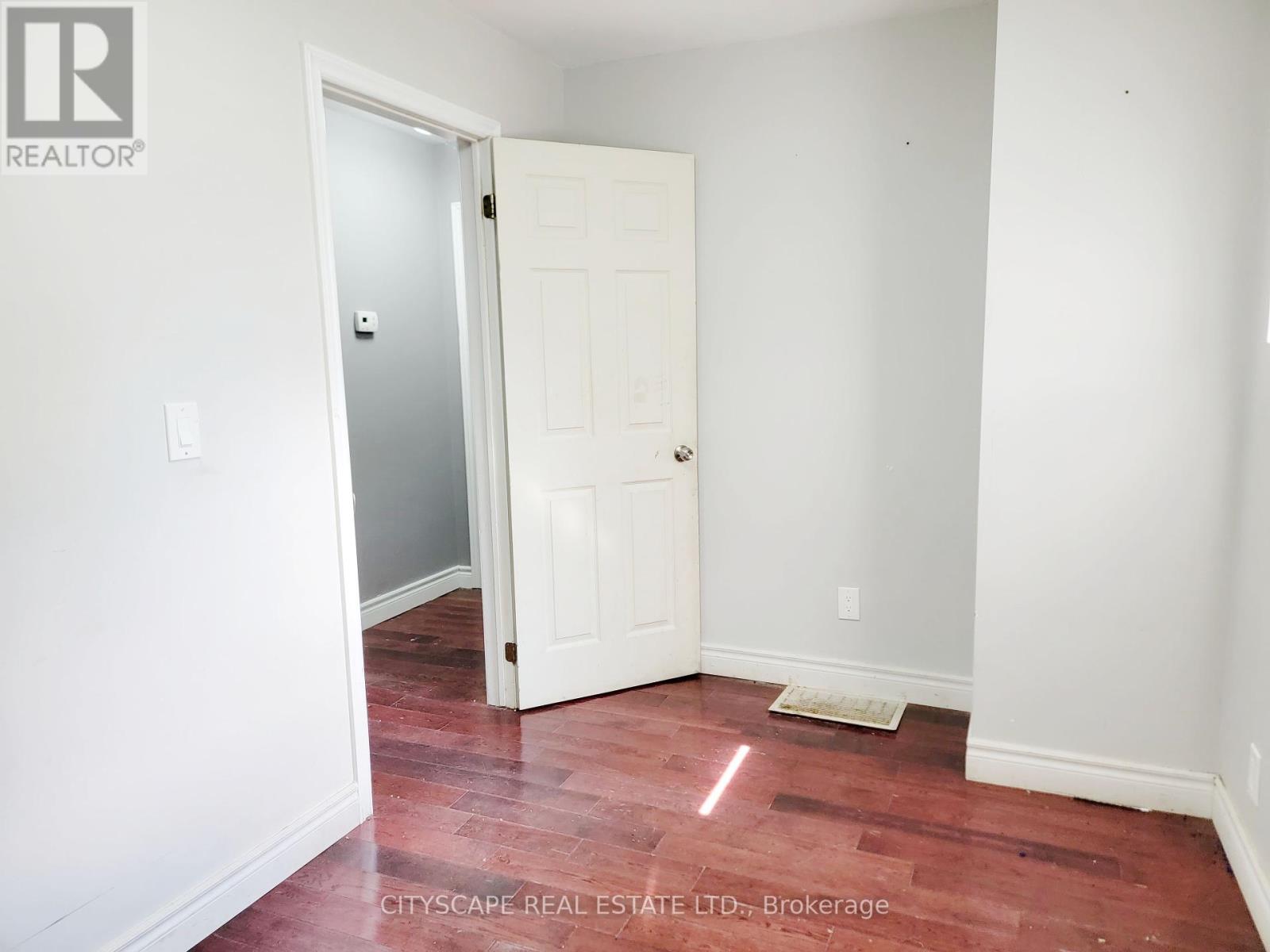 34 Robinson Avenue, Kawartha Lakes, Ontario  K0M 2B0 - Photo 18 - X12369909
