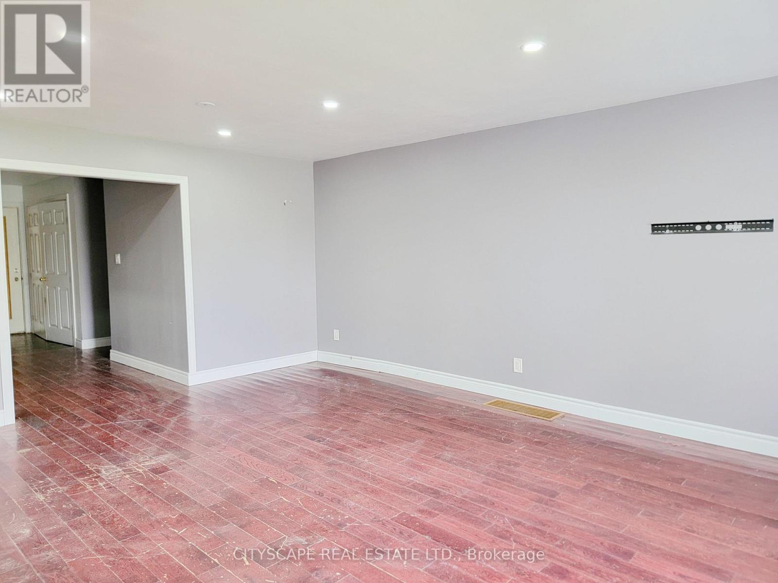 34 Robinson Avenue, Kawartha Lakes, Ontario  K0M 2B0 - Photo 14 - X12369909