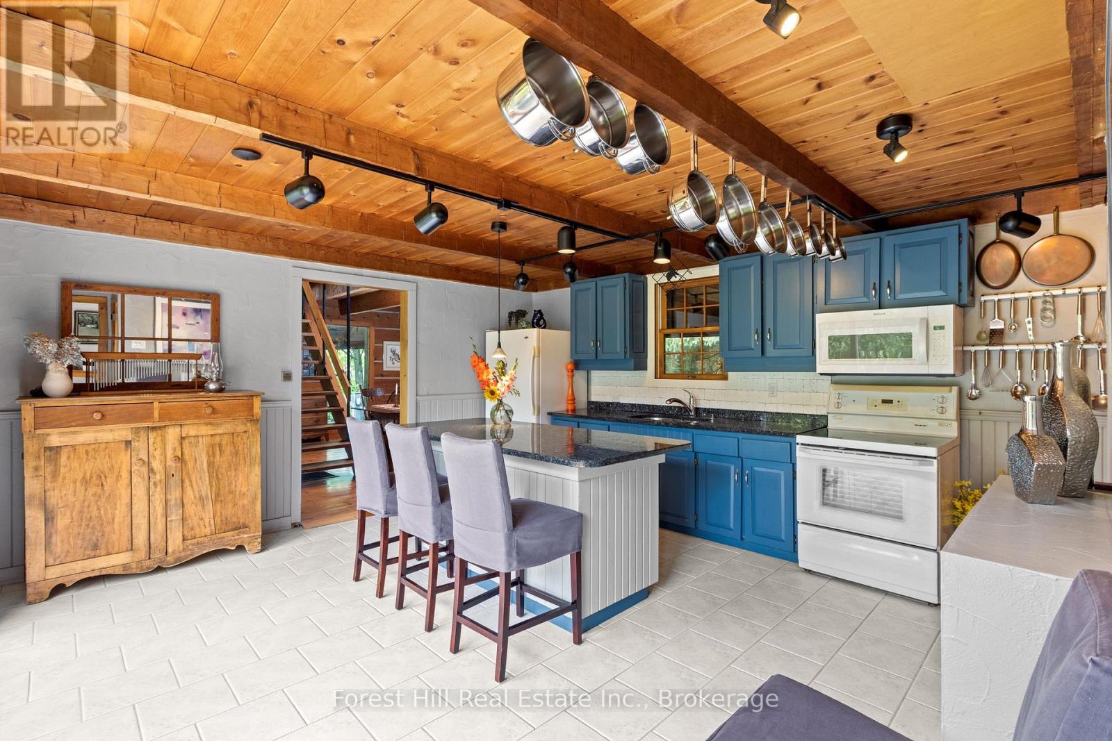 403288 Grey Road 4, West Grey, Ontario  N0G 1R0 - Photo 8 - X12433245