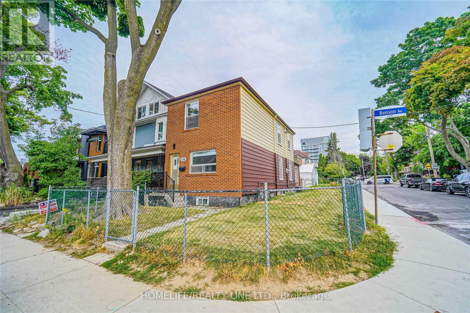 MAIN - 104 BENSON AVENUE, Toronto, Ontario