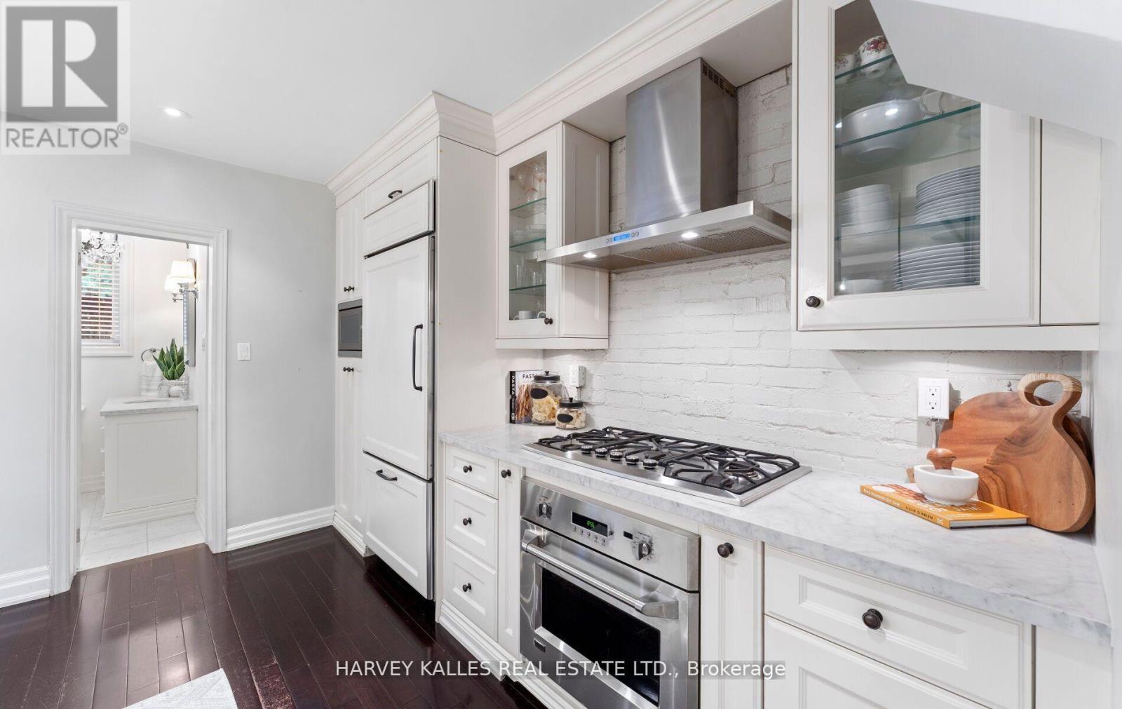 306 Wychwood Avenue, Toronto (Humewood-Cedarvale), Ontario  M6C 2T8 - Photo 16 - C12433965