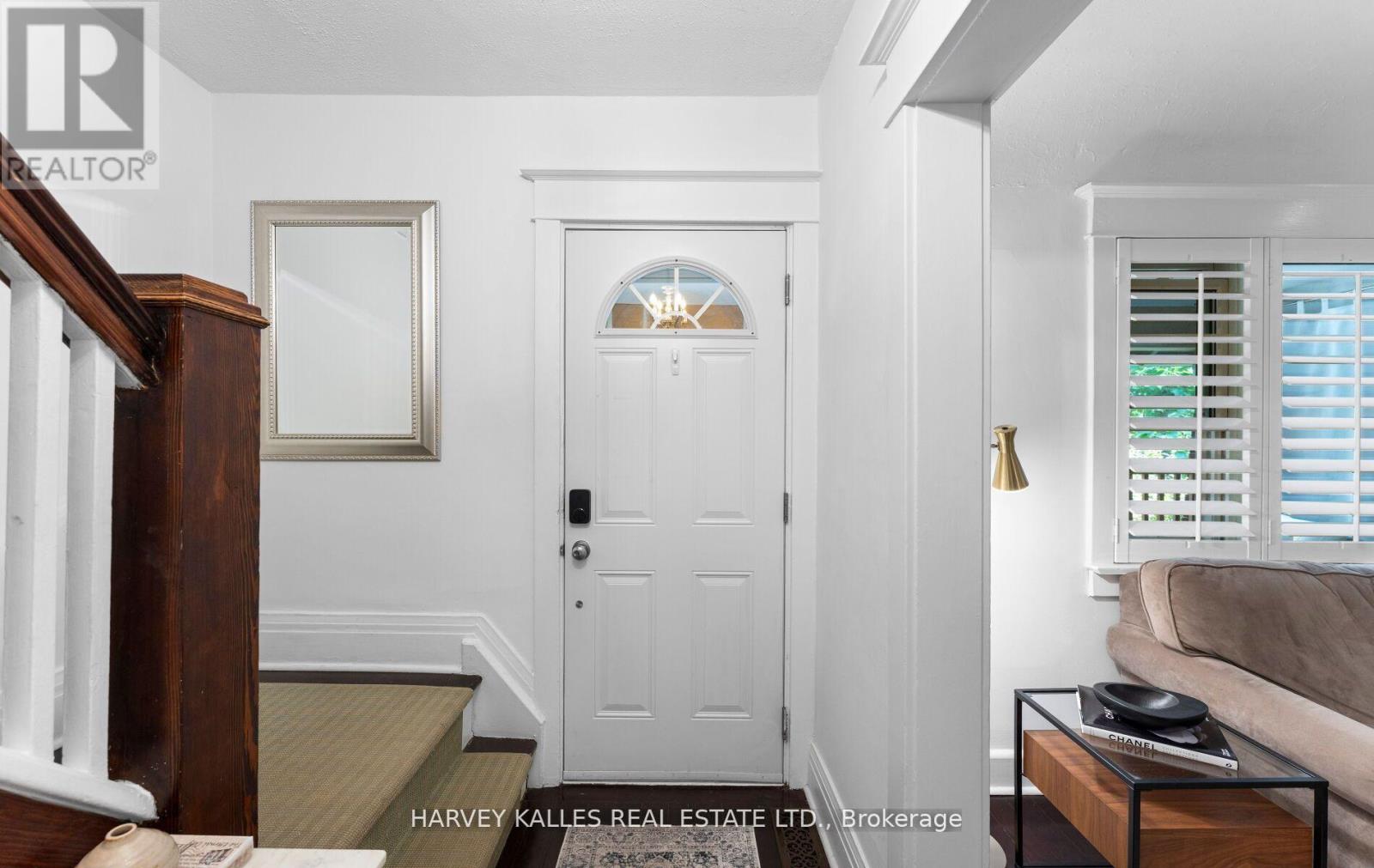 306 Wychwood Avenue, Toronto (Humewood-Cedarvale), Ontario  M6C 2T8 - Photo 4 - C12433965
