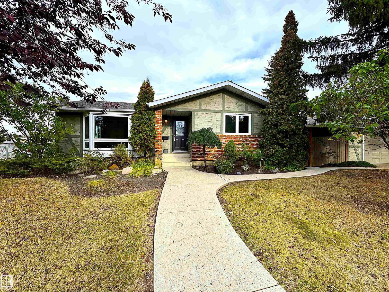 3607 104 St Nw, Edmonton, Alberta  T6J 2J8 - Photo 1 - E4460058