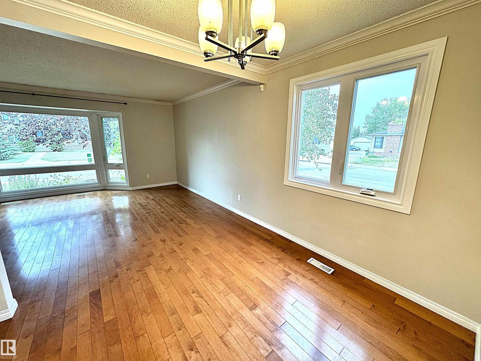3607 104 St Nw, Edmonton, Alberta  T6J 2J8 - Photo 6 - E4460058