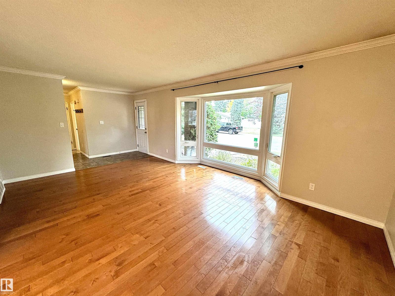 3607 104 St Nw, Edmonton, Alberta  T6J 2J8 - Photo 7 - E4460058