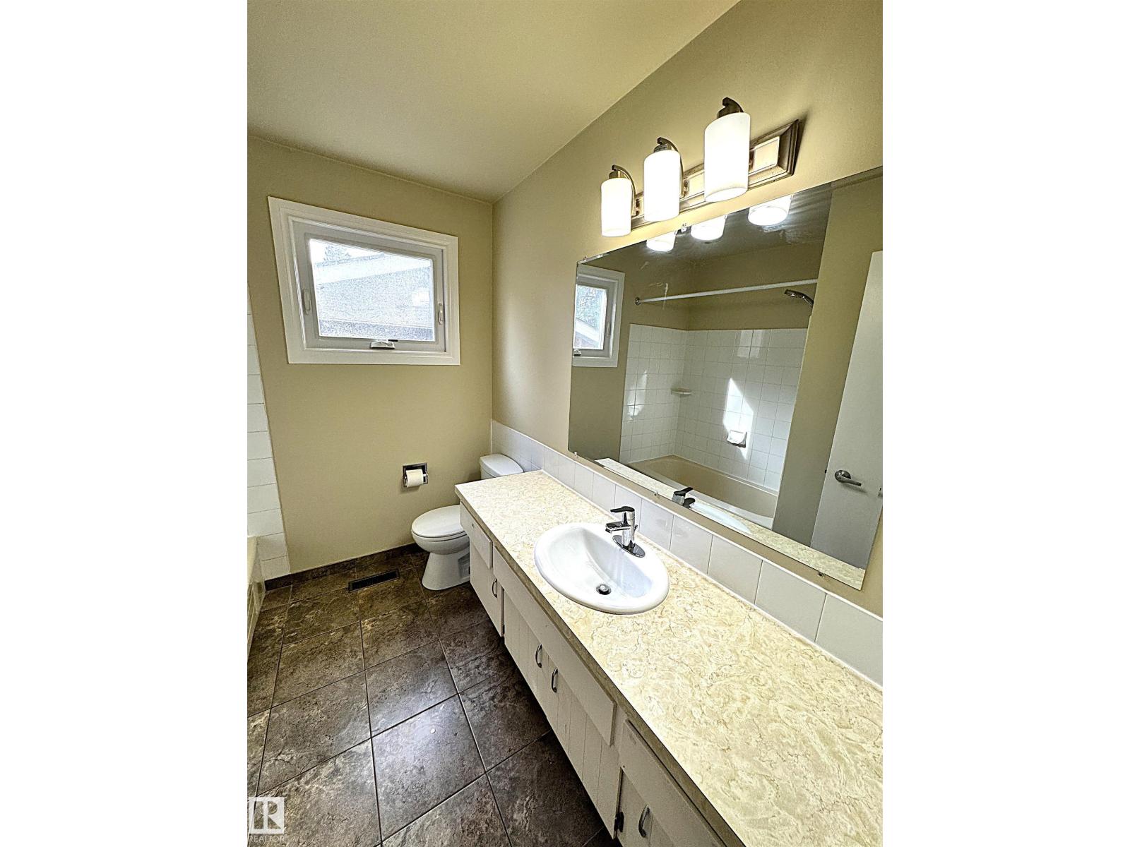 3607 104 St Nw, Edmonton, Alberta  T6J 2J8 - Photo 18 - E4460058
