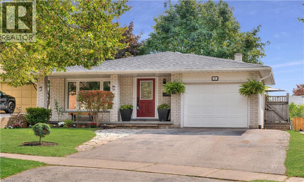 27 WHEATFIELD Crescent, Kitchener, Ontario