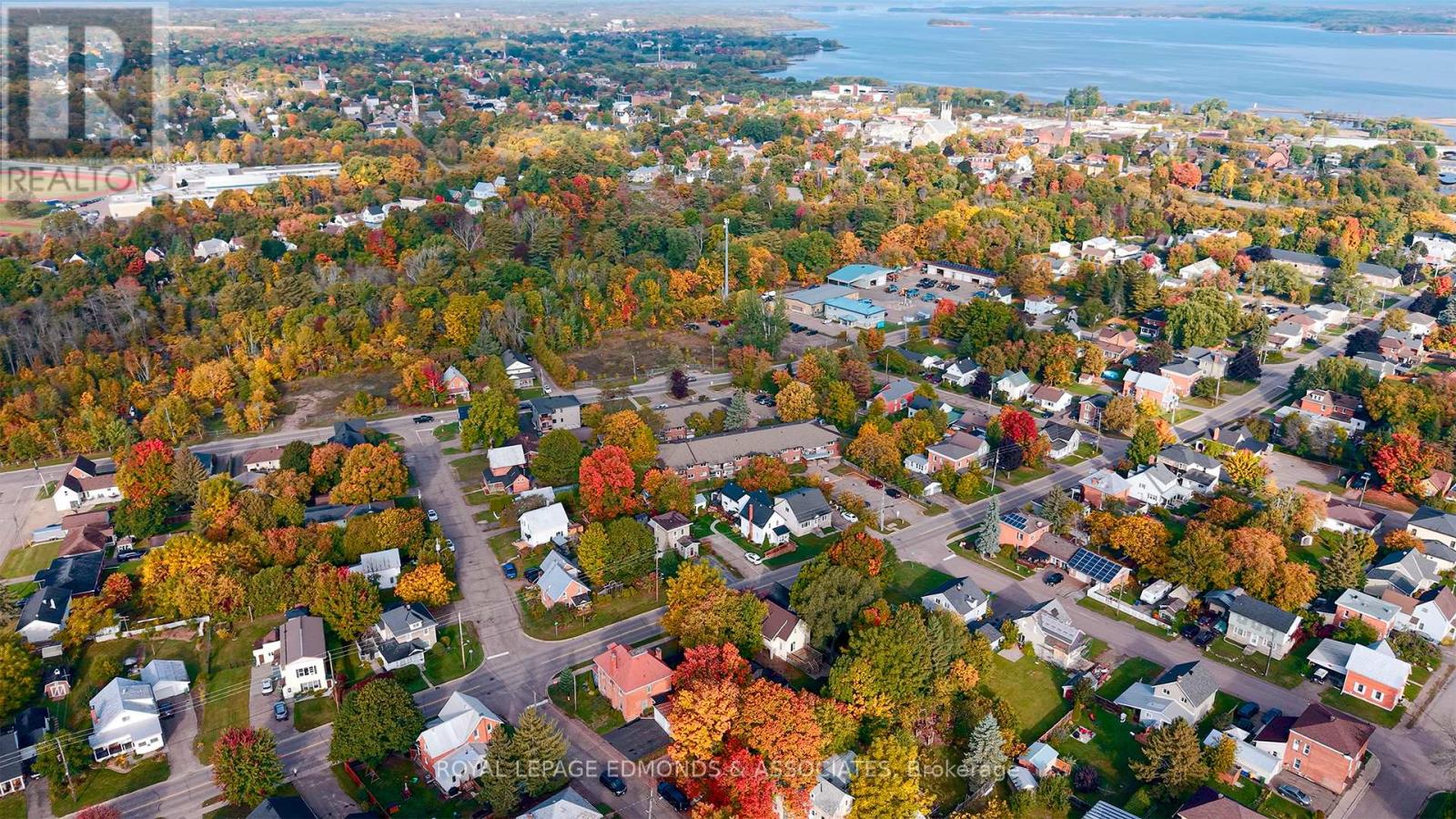 561 Mackay Street, Pembroke, Ontario  K8A 1E8 - Photo 47 - X12433092