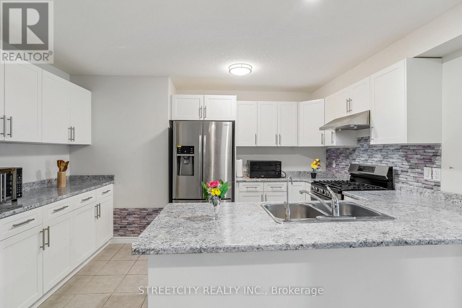 307 Kennington Way, London South, Ontario  N6L 0H4 - Photo 12 - X12434113