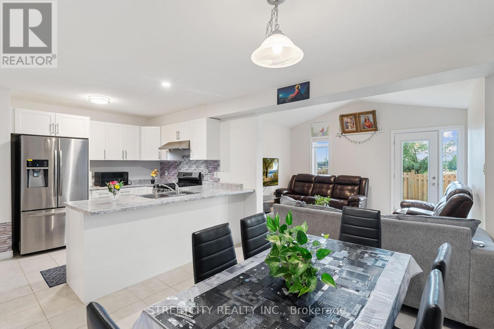 307 Kennington Way, London South, Ontario  N6L 0H4 - Photo 16 - X12434113