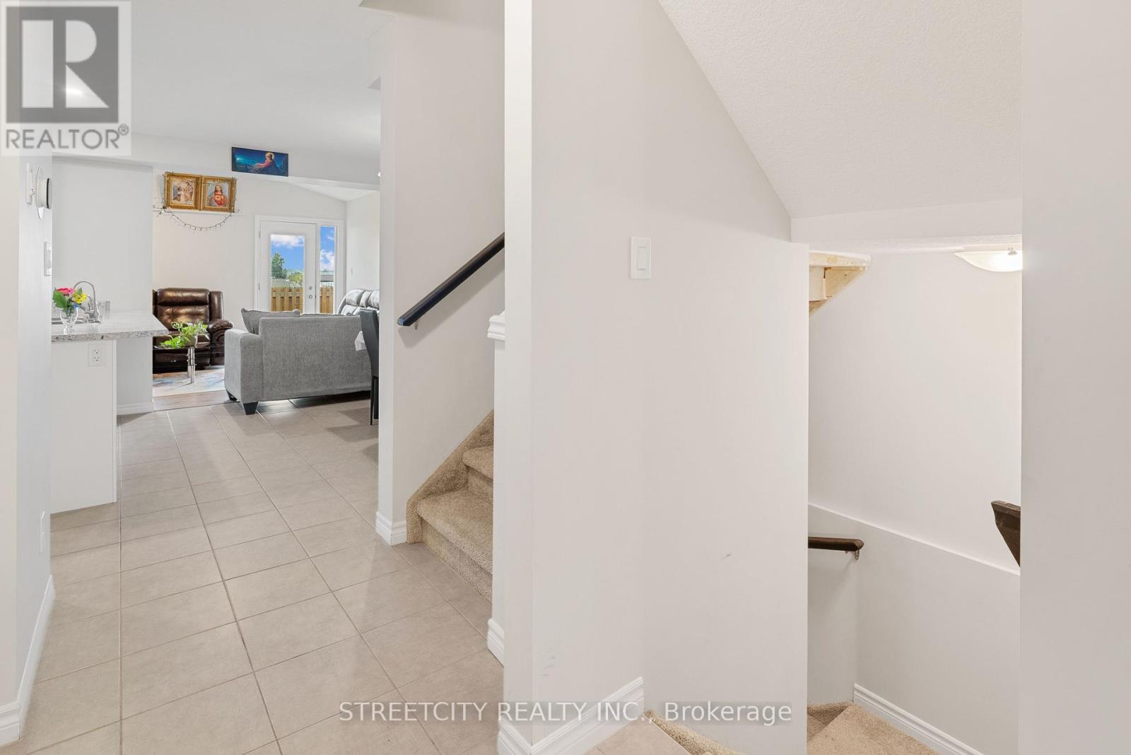 307 Kennington Way, London South, Ontario  N6L 0H4 - Photo 6 - X12434113