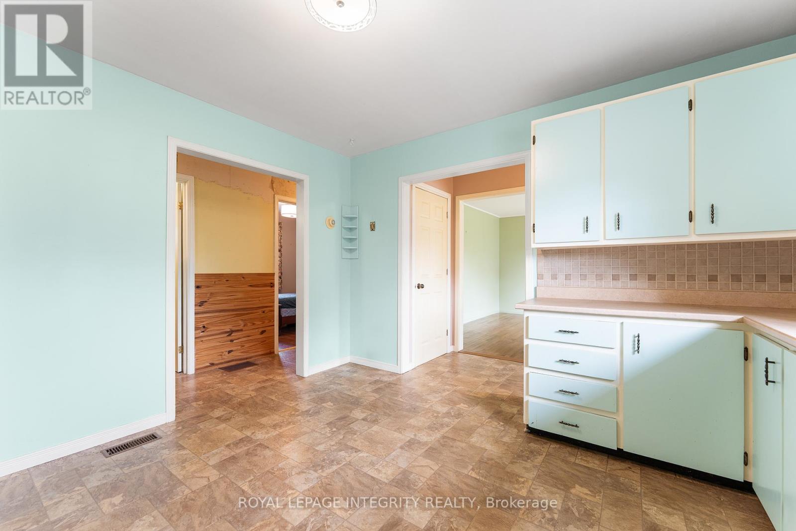 17 Second Avenue, Russell, Ontario  K4R 1E2 - Photo 10 - X12434072