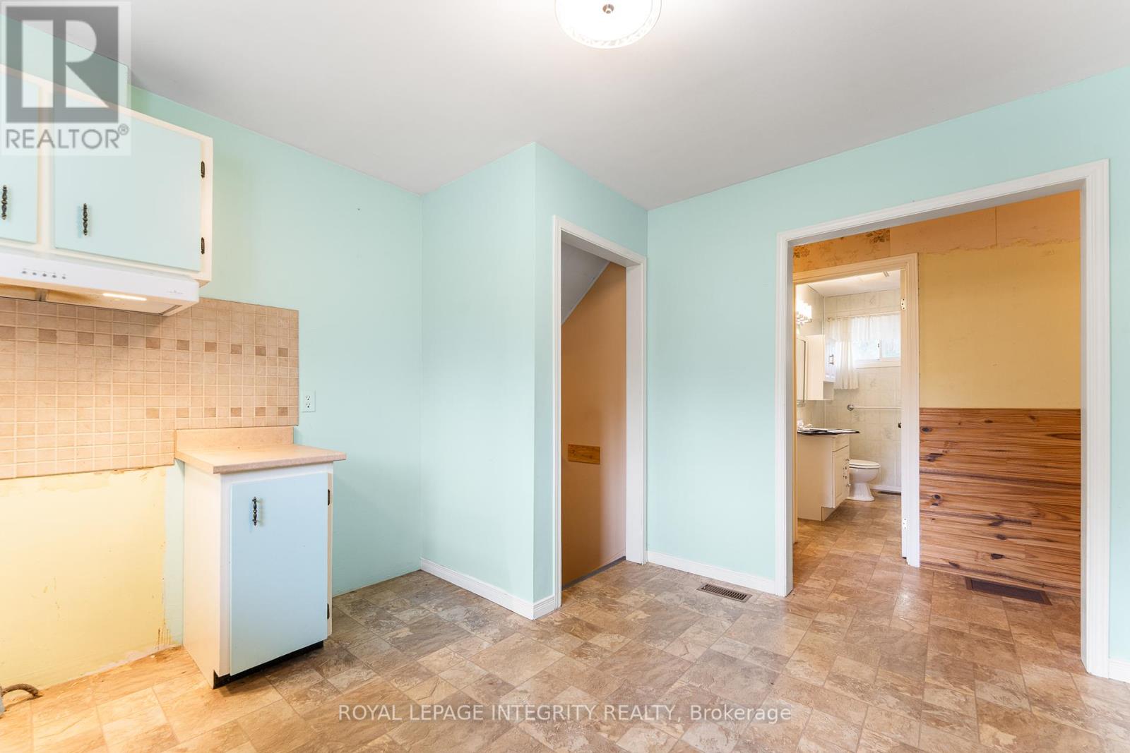 17 Second Avenue, Russell, Ontario  K4R 1E2 - Photo 11 - X12434072
