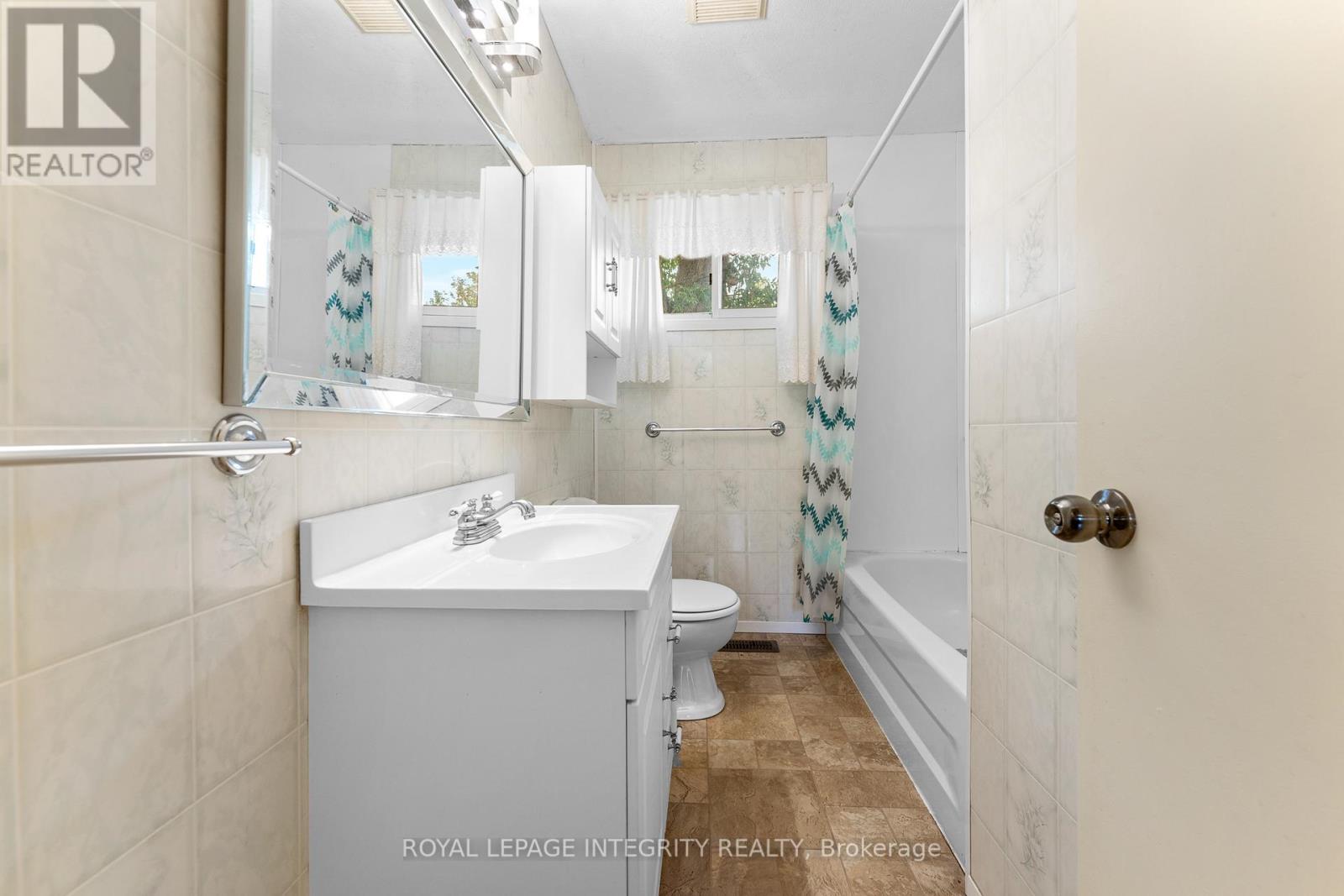 17 Second Avenue, Russell, Ontario  K4R 1E2 - Photo 19 - X12434072