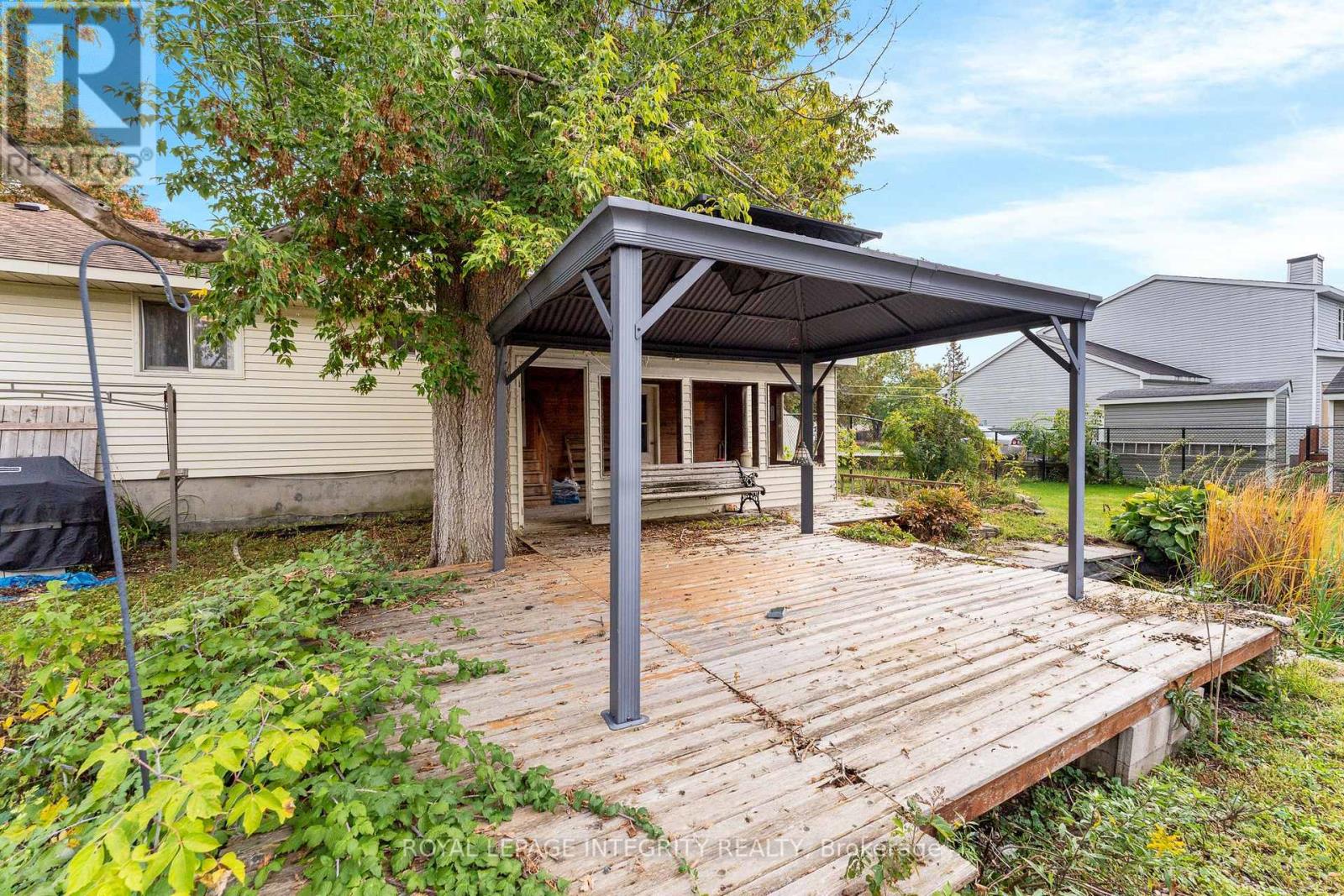 17 Second Avenue, Russell, Ontario  K4R 1E2 - Photo 22 - X12434072