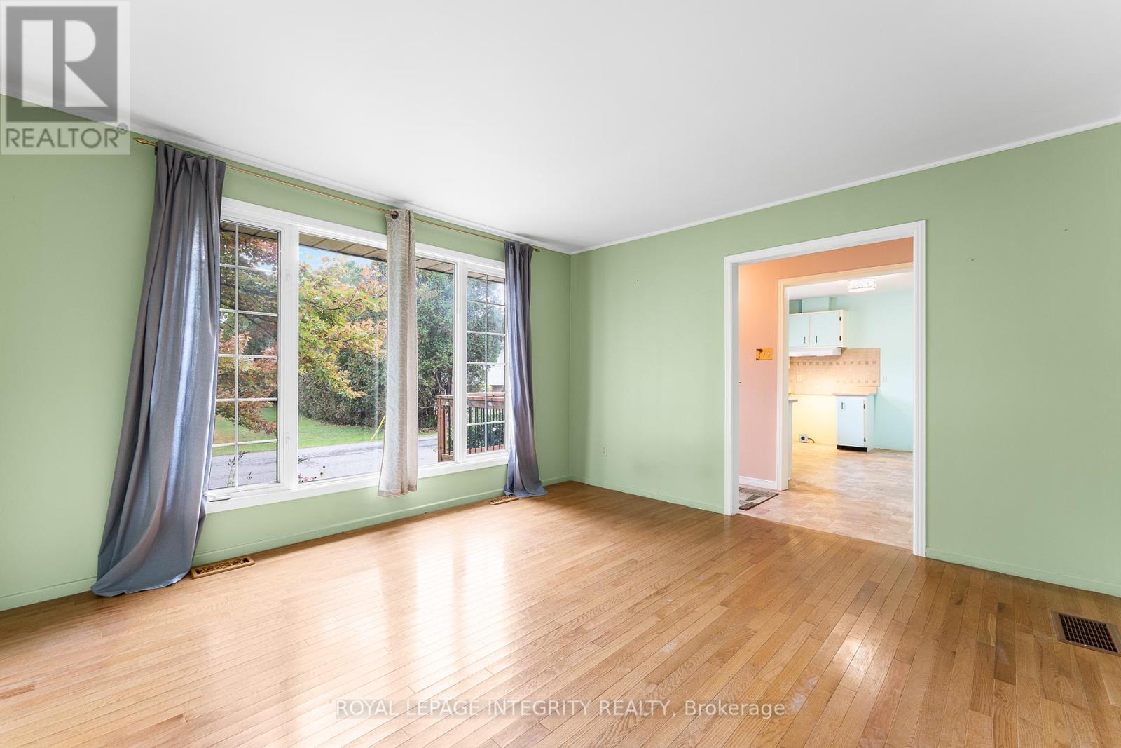 17 Second Avenue, Russell, Ontario  K4R 1E2 - Photo 5 - X12434072