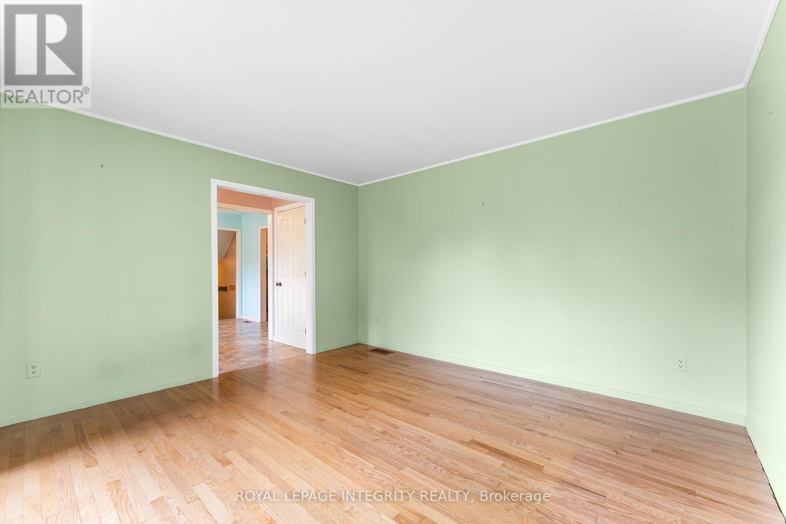 17 Second Avenue, Russell, Ontario  K4R 1E2 - Photo 6 - X12434072