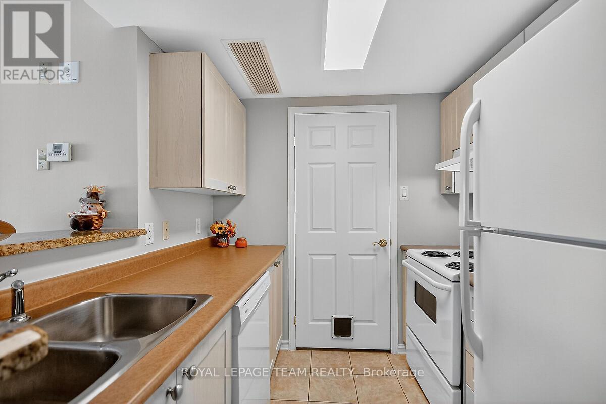 8f - 310 Central Park Drive, Ottawa, Ontario  K2C 4G4 - Photo 13 - X12434121