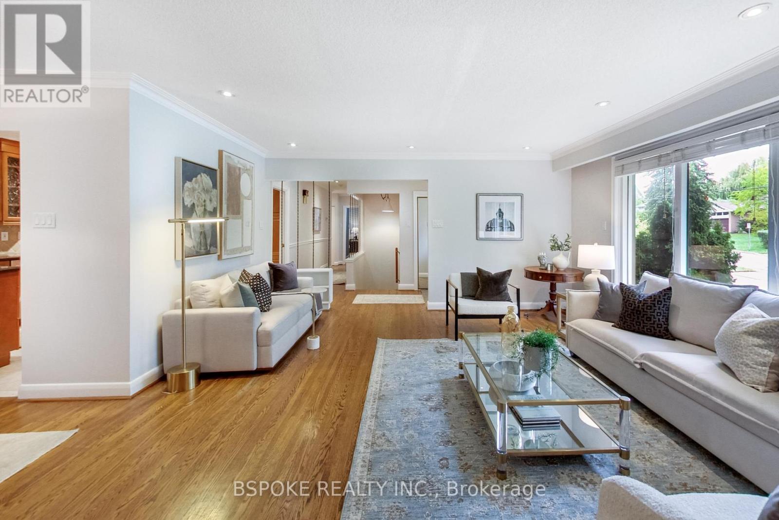12 Vistaview Boulevard, Vaughan, Ontario  L4J 2A6 - Photo 11 - N12433875