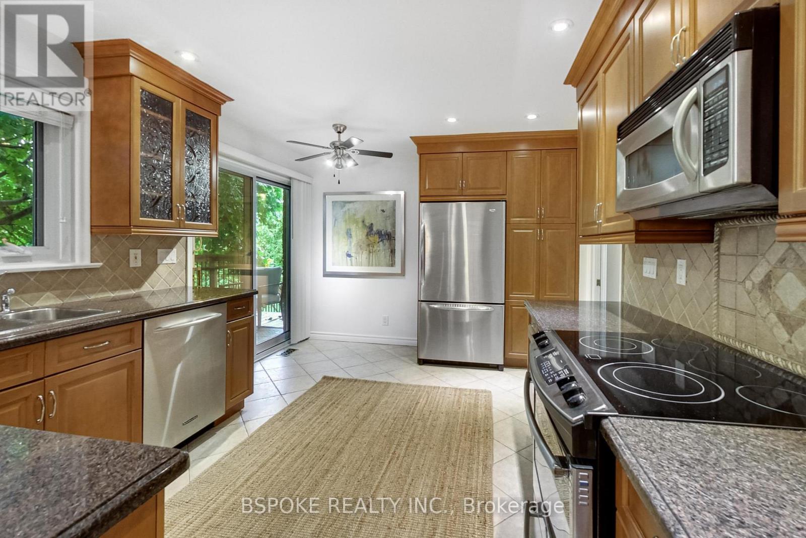 12 Vistaview Boulevard, Vaughan, Ontario  L4J 2A6 - Photo 16 - N12433875