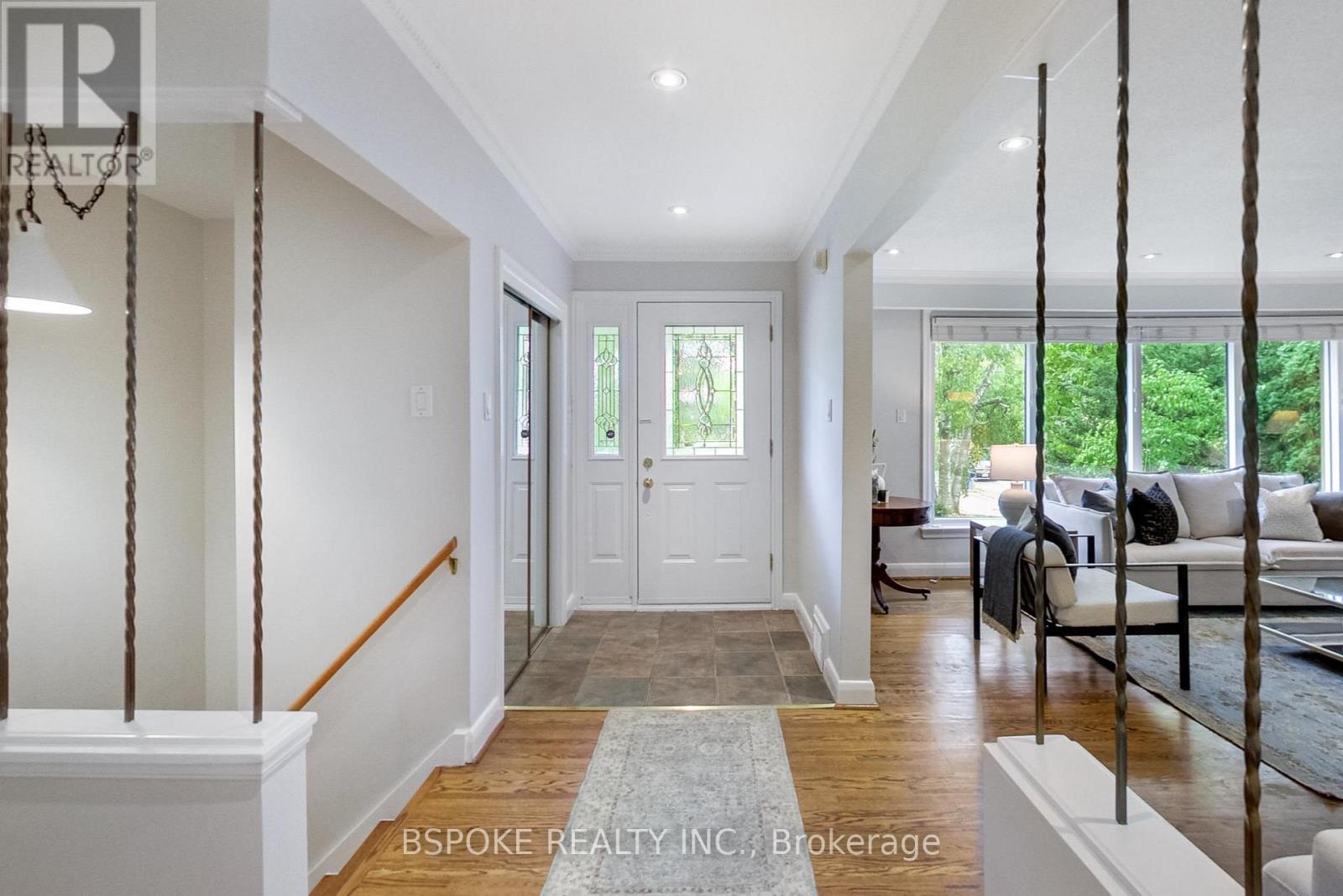 12 Vistaview Boulevard, Vaughan, Ontario  L4J 2A6 - Photo 6 - N12433875