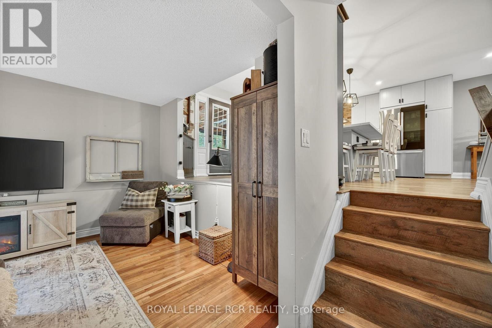 29 Fraser Avenue, New Tecumseth, Ontario  L0G 1W0 - Photo 16 - N12433940