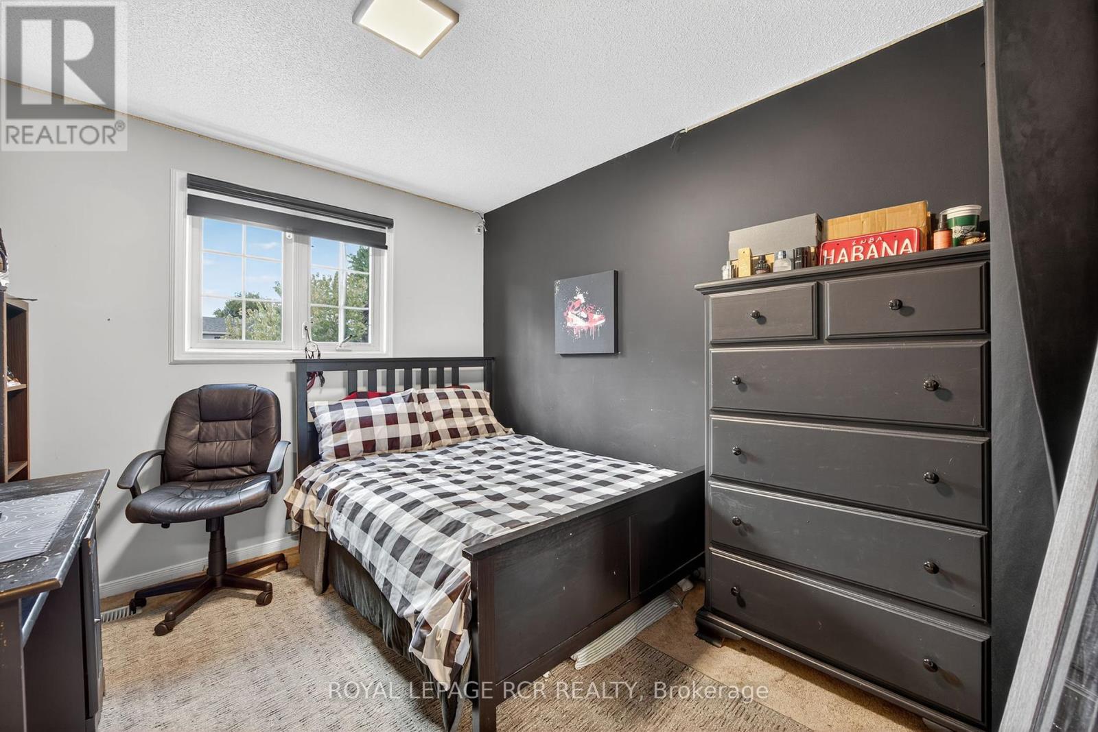 29 Fraser Avenue, New Tecumseth, Ontario  L0G 1W0 - Photo 23 - N12433940