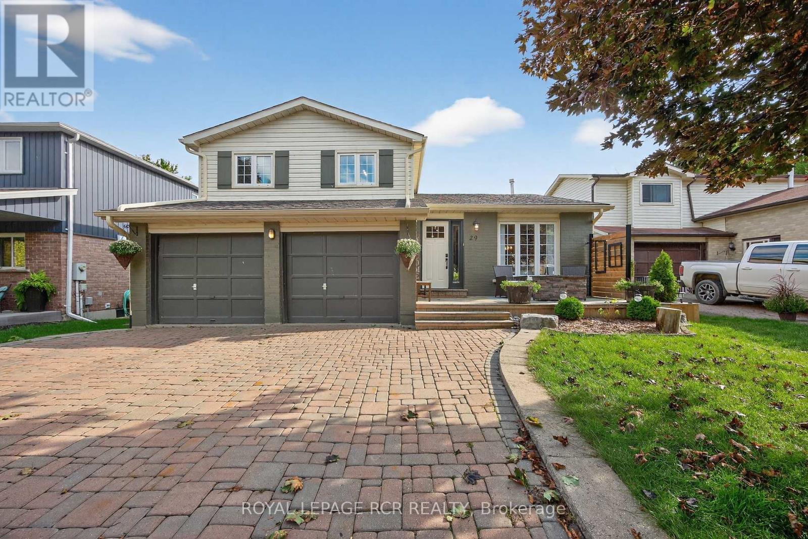 29 Fraser Avenue, New Tecumseth, Ontario  L0G 1W0 - Photo 3 - N12433940