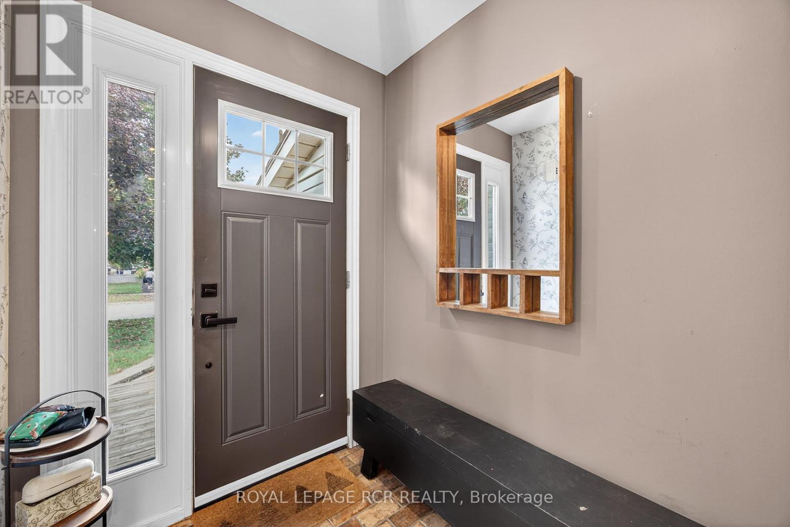 29 Fraser Avenue, New Tecumseth, Ontario  L0G 1W0 - Photo 5 - N12433940