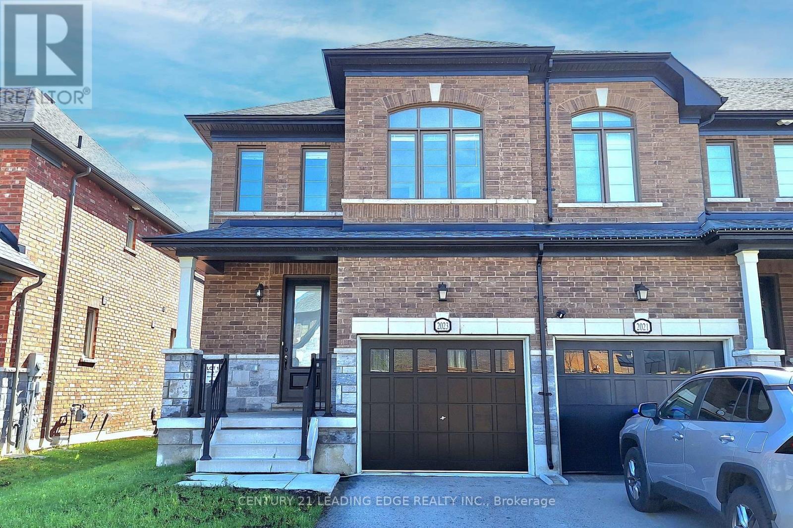 2023 Mullen Street, Innisfil, Ontario  L9S 0J8 - Photo 2 - N12433958