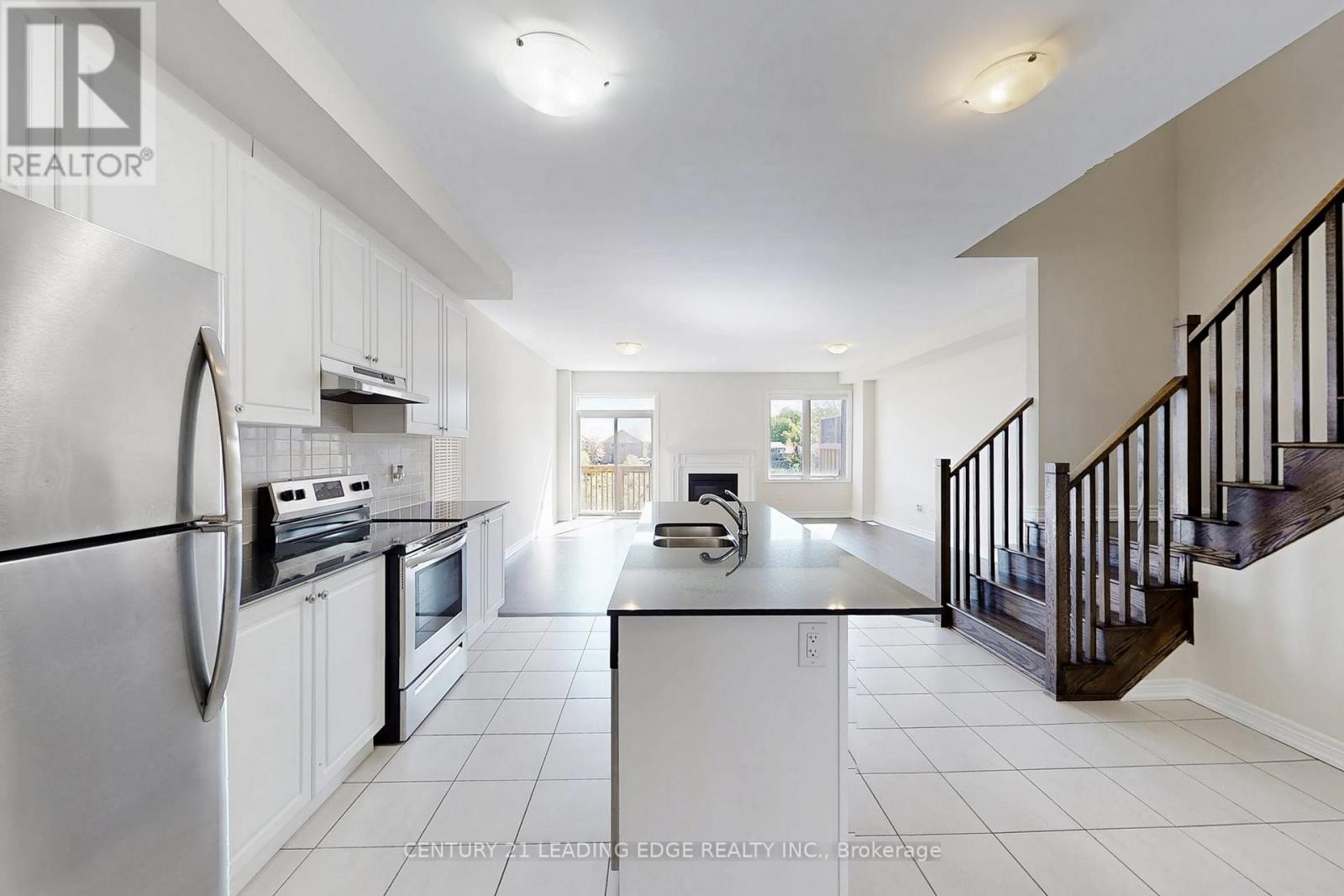 2023 Mullen Street, Innisfil, Ontario  L9S 0J8 - Photo 6 - N12433958