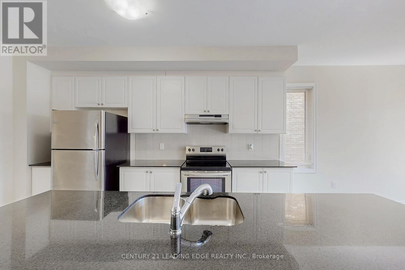 2023 Mullen Street, Innisfil, Ontario  L9S 0J8 - Photo 8 - N12433958