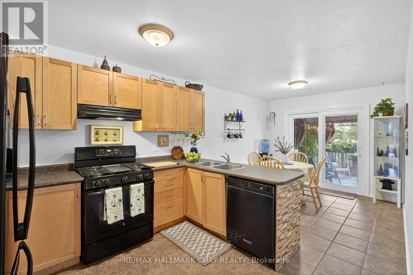 120 Tunbridge Road, Barrie, Ontario  L4M 6T1 - Photo 15 - S12433967