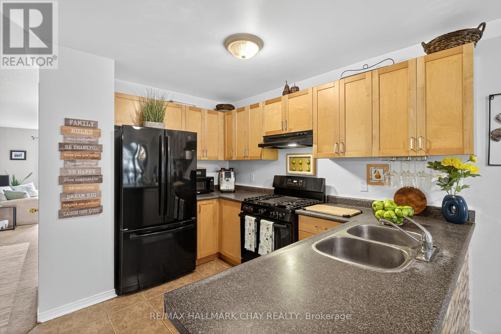 120 Tunbridge Road, Barrie, Ontario  L4M 6T1 - Photo 16 - S12433967