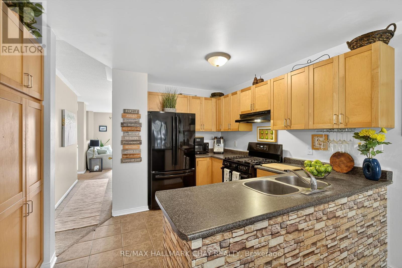 120 Tunbridge Road, Barrie, Ontario  L4M 6T1 - Photo 17 - S12433967