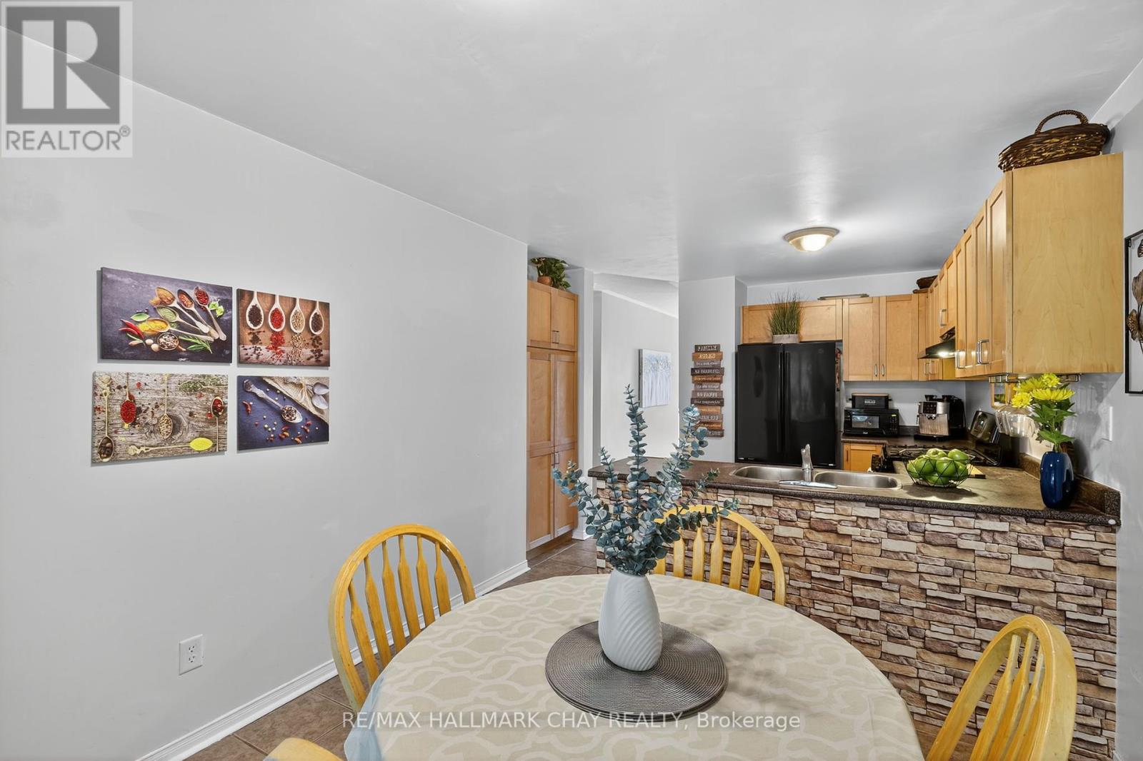 120 Tunbridge Road, Barrie, Ontario  L4M 6T1 - Photo 19 - S12433967