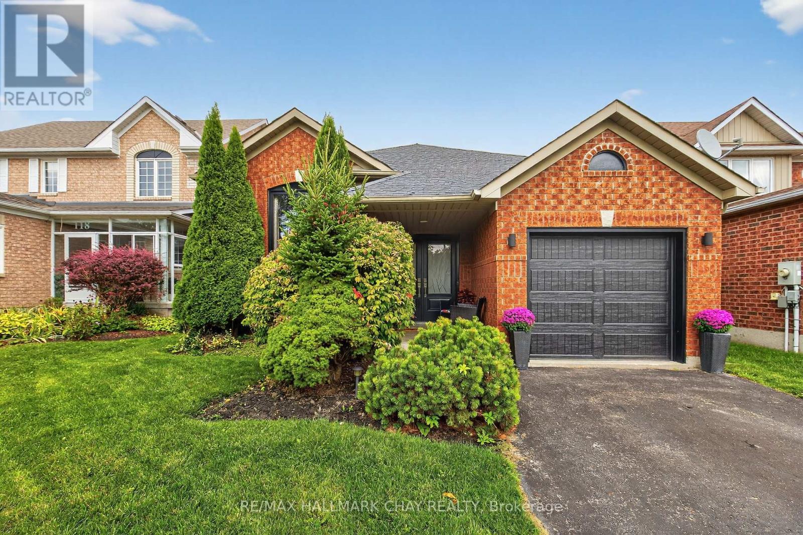 120 Tunbridge Road, Barrie, Ontario  L4M 6T1 - Photo 3 - S12433967