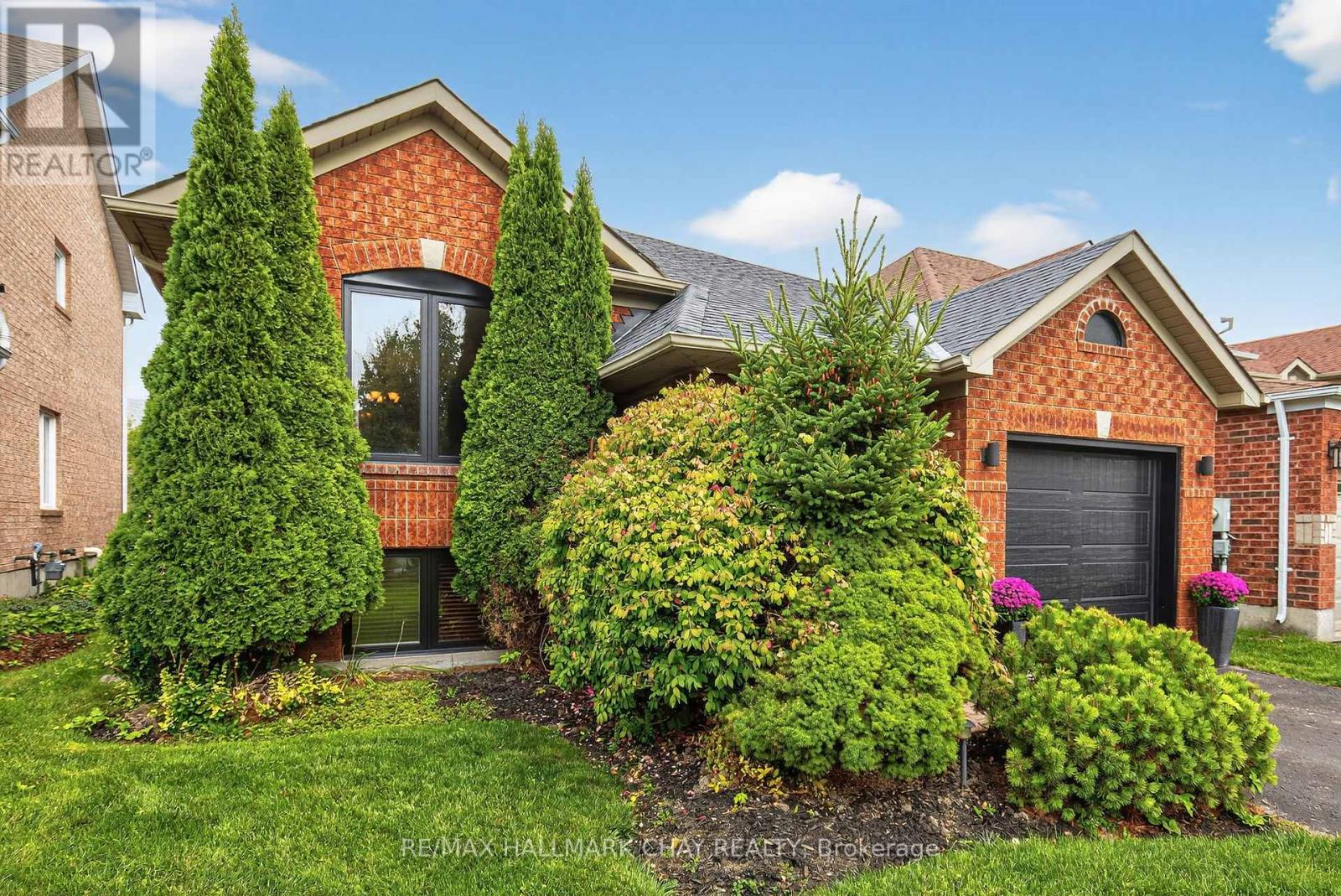 120 Tunbridge Road, Barrie, Ontario  L4M 6T1 - Photo 4 - S12433967