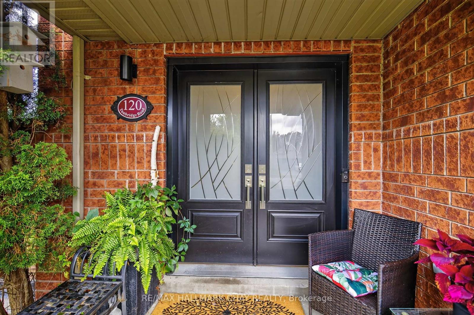 120 Tunbridge Road, Barrie, Ontario  L4M 6T1 - Photo 6 - S12433967