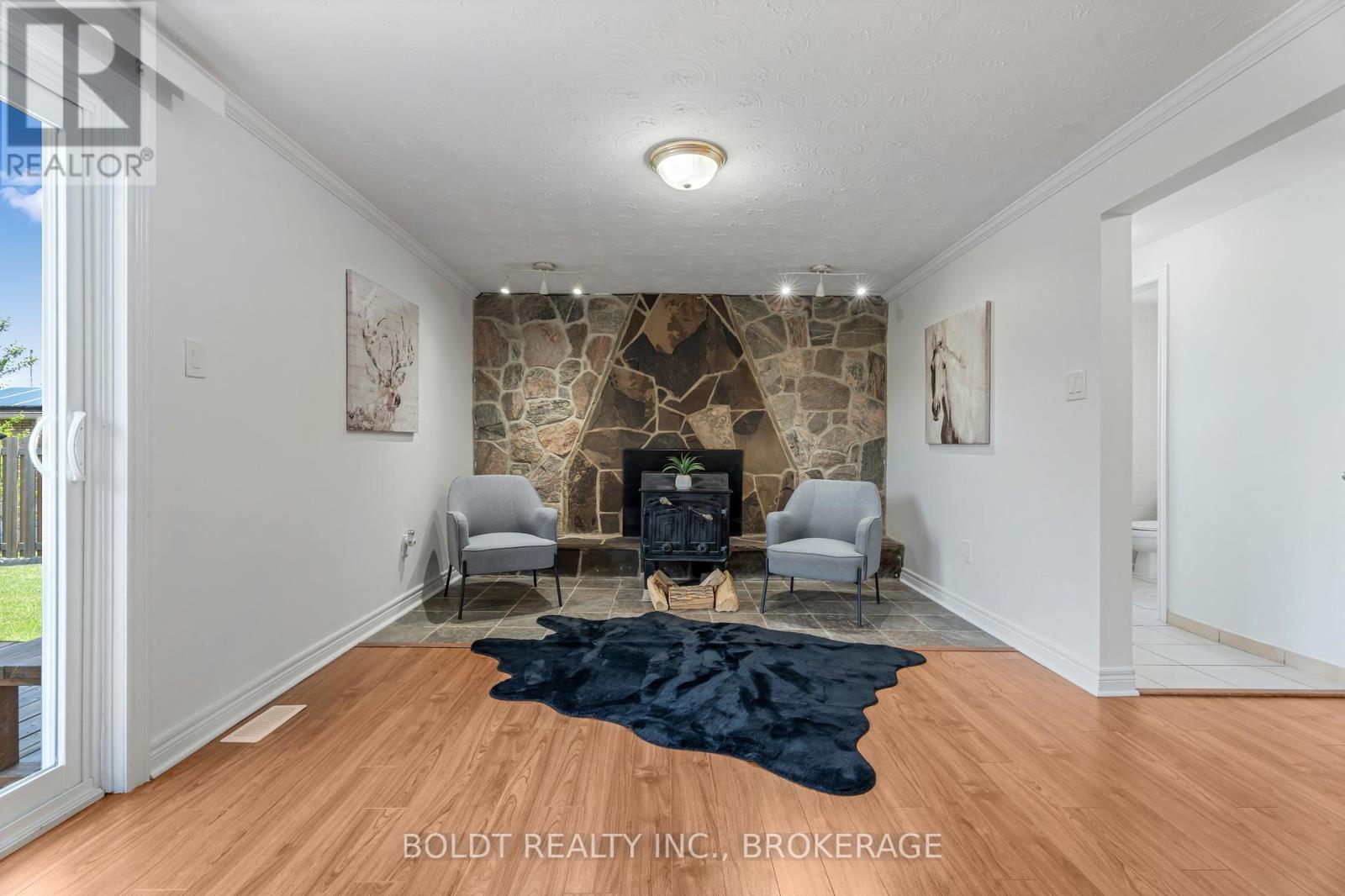 124 Quaker Crescent, Hamilton (Quinndale), Ontario  L8W 1H7 - Photo 21 - X12434087