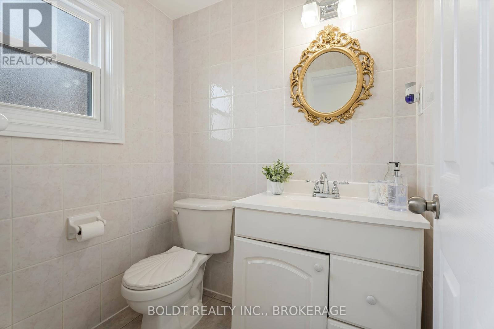 124 Quaker Crescent, Hamilton (Quinndale), Ontario  L8W 1H7 - Photo 25 - X12434087
